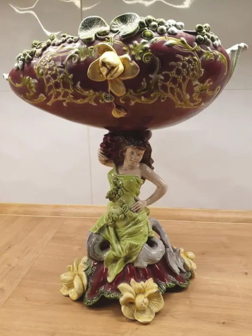 Monumentales Majolika-Figuren-Mittelstück, Böhmen, um 1900