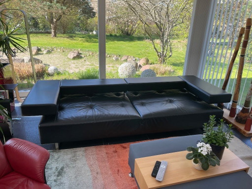 Arktipo Loft Sofa - Elegant design in high-end genuine leather