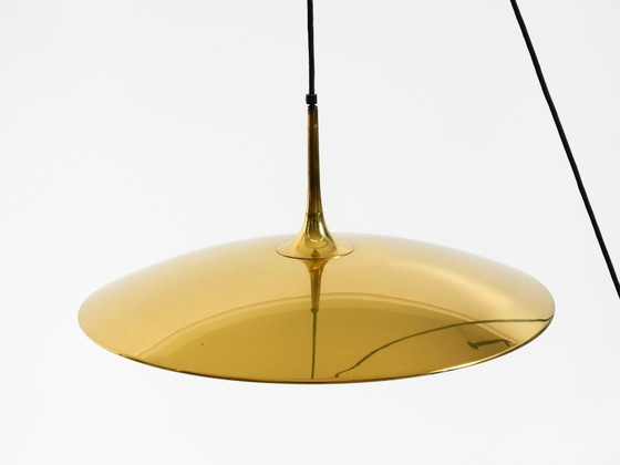 Image 1 of Grande lampada a sospensione originale Florian Schulz Onos 55 in ottone degli anni '80 con sistema di carrucole regolabile