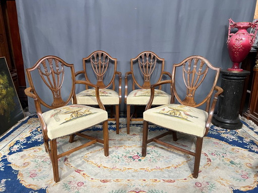 Set of four Sheraton-style armchairs. Solid walnut. – fauteuils (photo 2 of 8)