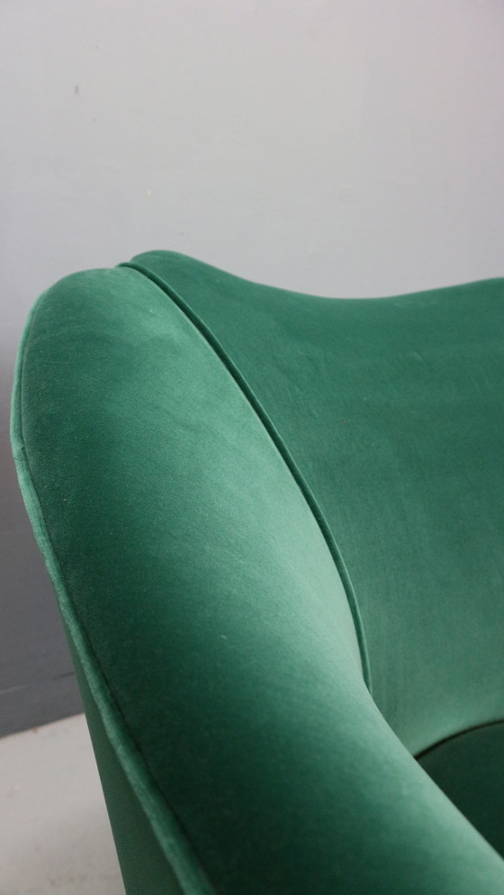 Image 1 of Pair of velvet armchairs in the style of Gio Ponti, Italy 1940s