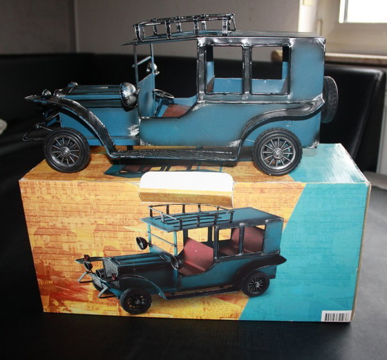 Image 1 of Metall-Oldtimer Modellauto – 37 cm – mit Originalverpackung – Handgefertigtes Nostalgie-Deko-Modell