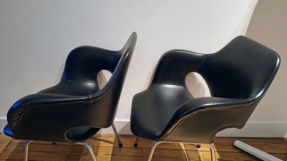 Image 1 of Conjunto de 2 sillas orgánicas originales (Eames y Saarinen) – Modernismo de mediados de siglo, década de 1960
