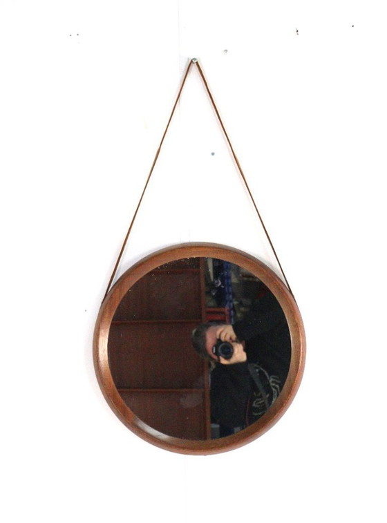Image 1 of Miroir rond en teck avec bracelet en cuir