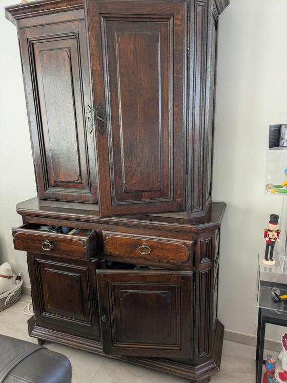 Image 1 of Armario grande de madera – robusto – mucho espacio de almacenamiento – buen estado