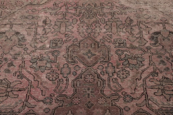 Image 1 of Hand-knotted vintage art rug 196x282