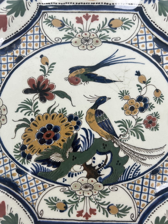 Assiette décorative en porcelaine de Delft Royal, décor oiseaux et fleurs, polychrome. – Royal Delft (photo 3 of 6)