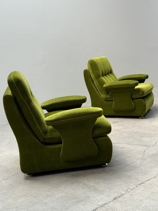 Set van 2 fluwelen loungestoelen retro groen, Duitsland 1970