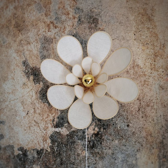 Image 1 of Flower wall lamp, Nénuphar model, 16 petals in rattan and linen (customizable shade)