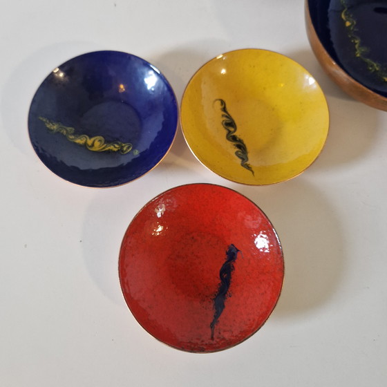 Image 1 of Vintage pindastel emaille fifties schalen setje tapas jaren 50 schaaltjes