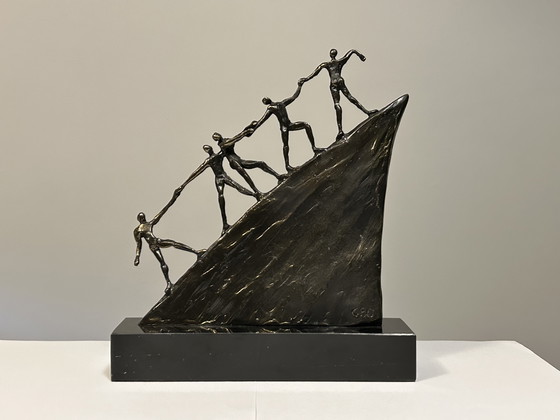 Image 1 of Corry Ammerlaan - Bronzen Beeld - On The Road - Artihove