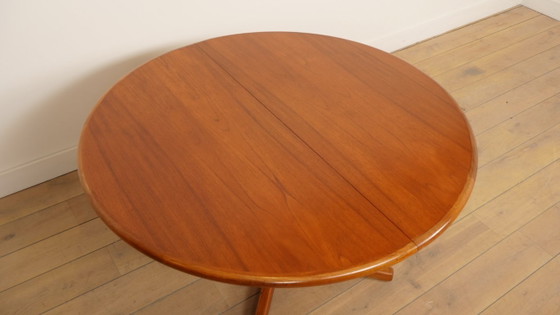 Image 1 of Vintage round dining table | extendable | teak | 121- 173 cm