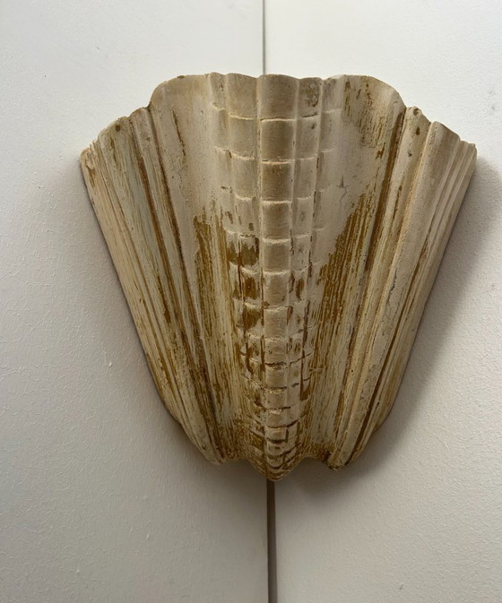 Image 1 of Paar vintage schelpvormige wandlampen, beige gepatineerd gips, Frankrijk, 1940