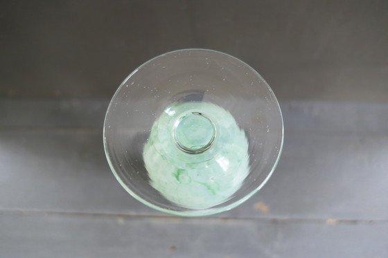 Image 1 of Vase Vintage en verre blanc vert