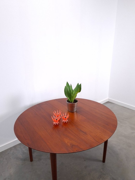 Vintage Danish Søborg Møbelfabrik extendable oval round teak Dining table, Wood, Brown (photo 8 of 17)