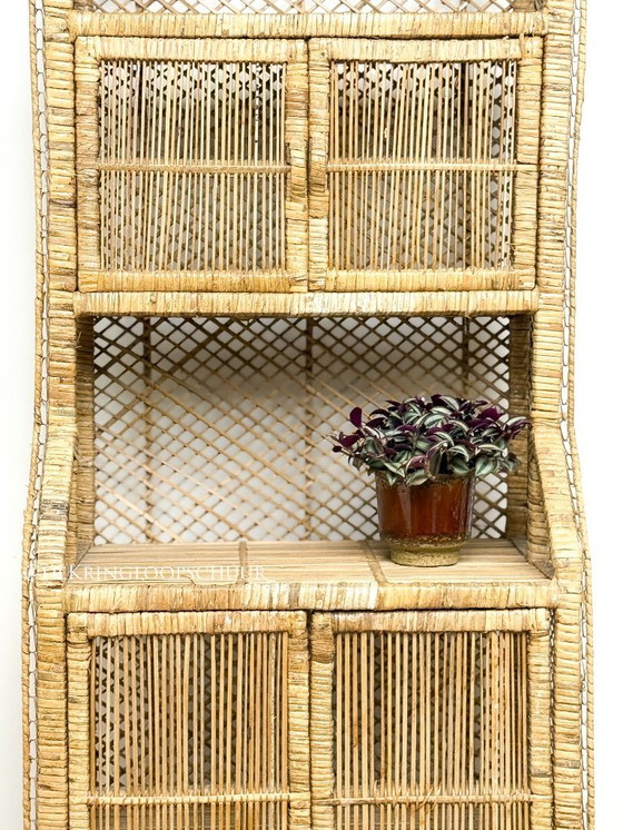 Image 1 of Vintage rotan bohemian rieten boogkast kast met deurtjes 