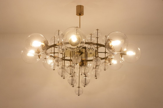 Image 1 of Grande lampadario in ottone dorato e sfere decorative, anni '70