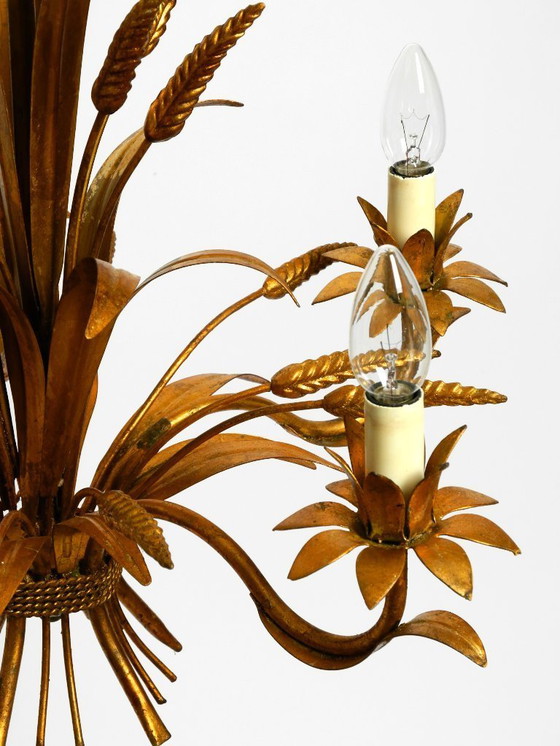 Image 1 of Preciosa lámpara de araña alta de metal dorado de cinco brazos de la década de 1970 de Hans Kögl