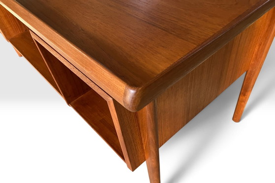 Peter Løvig Desktop in teak for Hedensted Møbelfabrik – Wood (photo 3 of 14)