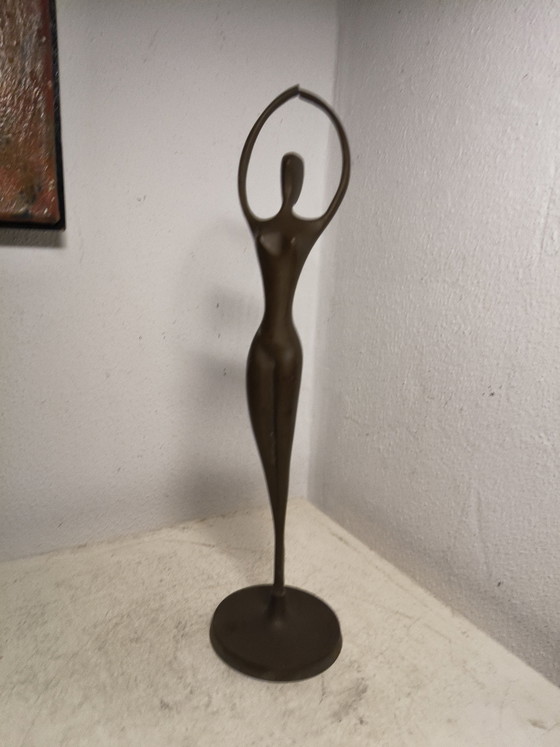 Vintage Minimalist Brass Sculpture Dancer – Authentic Patina – 1980s (photo 3 of 6)