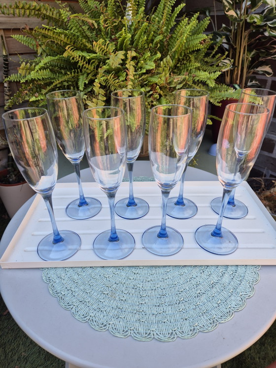 Set Of 8 Vintage Luminarc Azur Champagne Flutes With Original Box – Made In France (Blue Stem) (photo 4 of 15)
