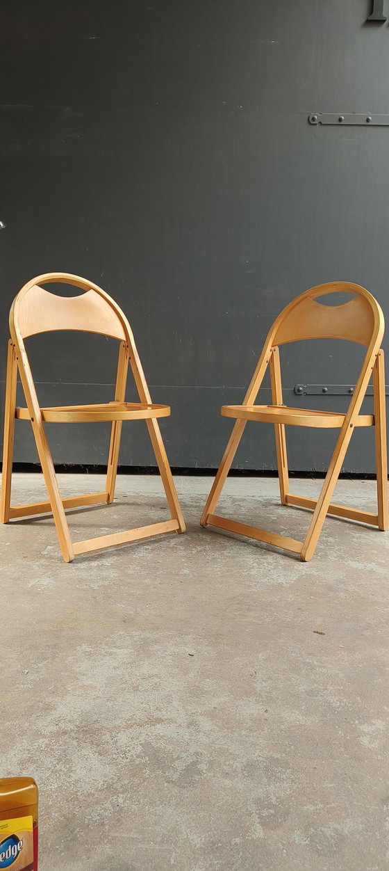Image 1 of 2 sillas plegables OKT de madera curvada escandinava de la década de 1960 (Thonet)