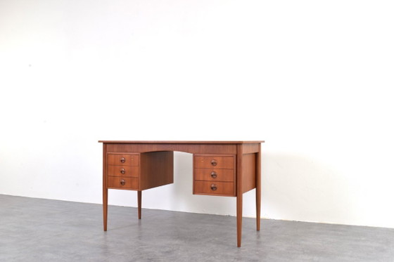 Mid-Century Deens Teakhouten Bureau, jaren 60. – Wood (photo 10 of 17)