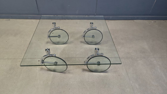Image 1 of Glazen salontafel op wielen, jaren 80