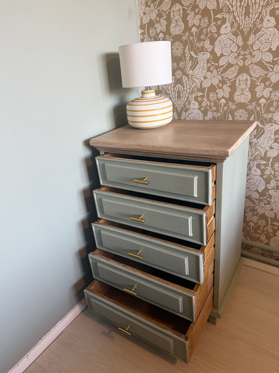 Image 1 of Cómoda pequeña