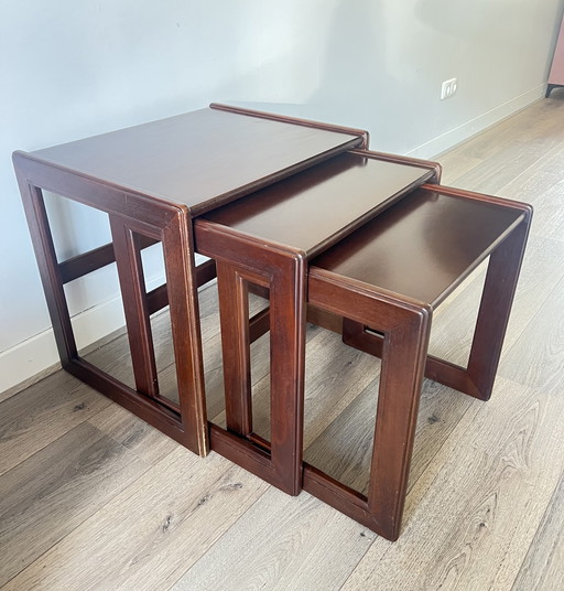 Set di 3 tavolini impilabili vintage