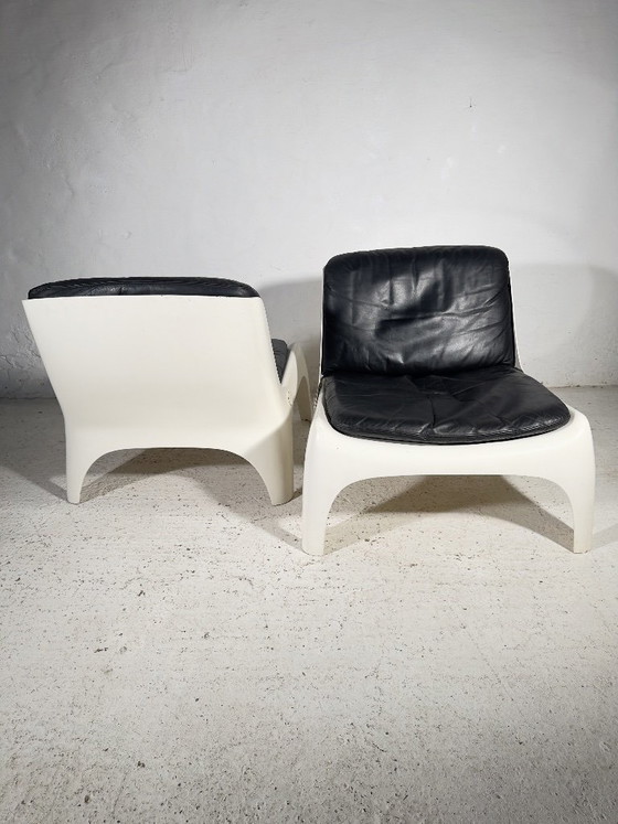 Iconiche poltrone lounge in fibra di vetro degli anni '70, in stile "era spaziale", di Carl Straub. (photo 9 of 14)