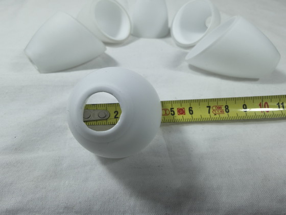 Image 1 of Abat-jour G4, modèle fer à cheval, blanc mat