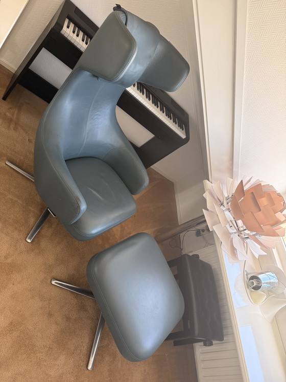 Image 1 of Vitra Grand Repos met ottoman