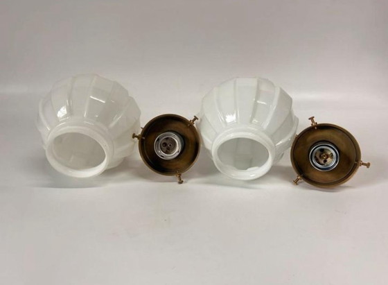 Image 1 of 2 pezzi Splendide lampade da parete Art Deco Thabur bianche con supporto in ottone