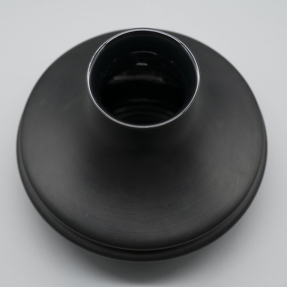 Image 1 of Werner Uhl ROSENTHAL Vase en porcelaine Duo UFO Noir mat & Blanc brillant