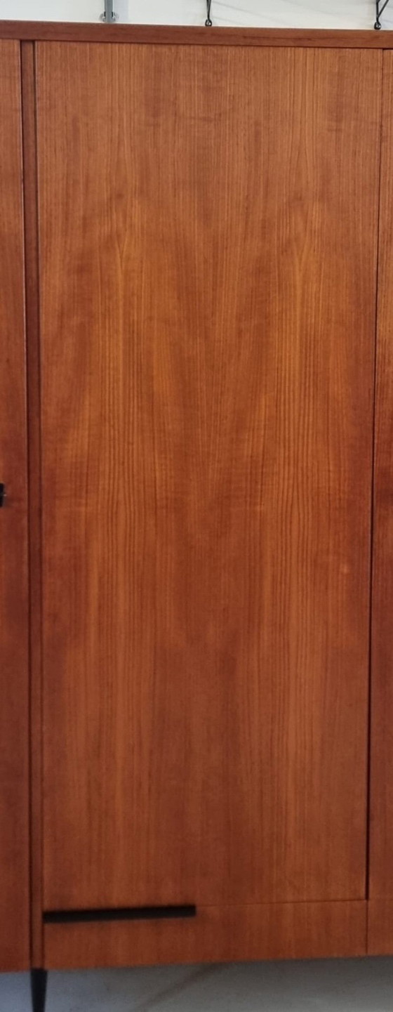 Mid Century Kleiderschrank – Kleiderschränke, Holz (photo 9 of 24)