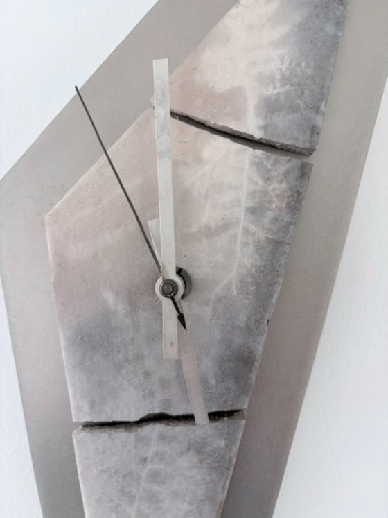 Broken Time orologio da parete postmoderno in acciaio inox 60 cm, rvs, Grigio (foto 4 di 8)