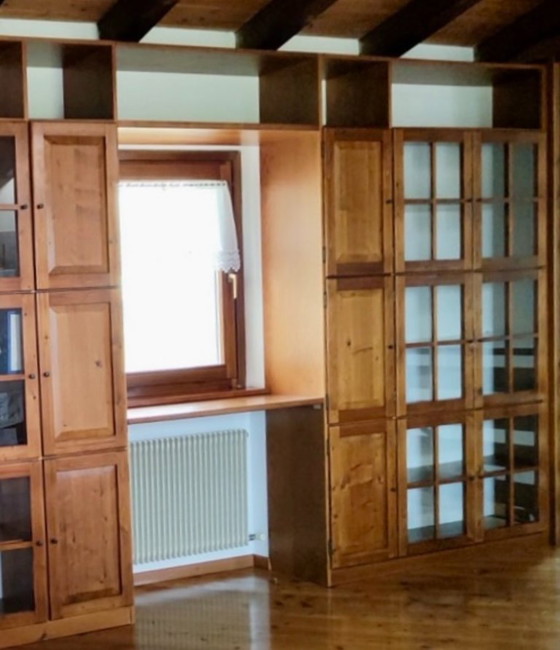 Image 1 of Rustikales Bücherregal aus furniertem Tannenholz im norditalienischen Stil