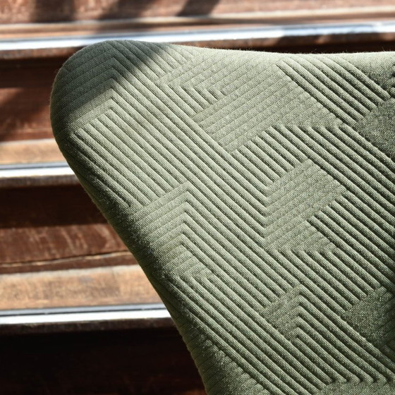 Image 1 of 4x Fritz Hansen butterfly chairs upholstered