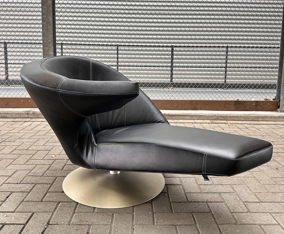 Image 1 of Leolux Parabolica design armchair