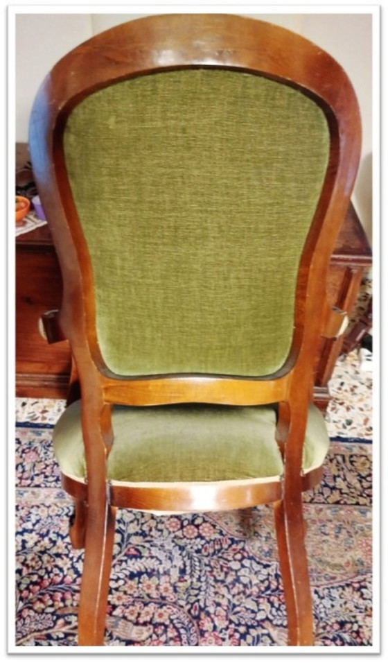 Coppia di Antiche Poltrone in Legno Noce, Stile Luigi Filippo, Linee Eleganti, Schienale Sagomato e Struttura (photo 3 of 6)