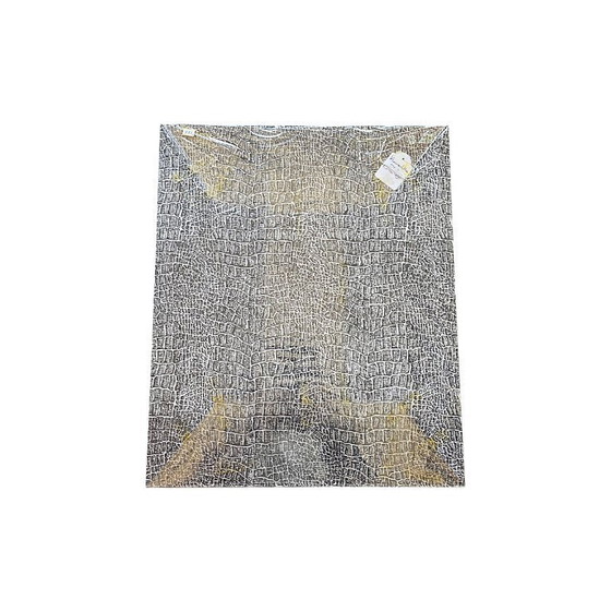 Image 1 of Antica litografia a colori raffigurante un elfo accanto a un falò, prima metà del XX secolo.