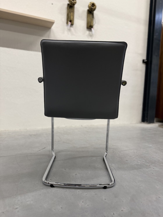 Image 1 of Leolux Freyr dining chair Gray leather