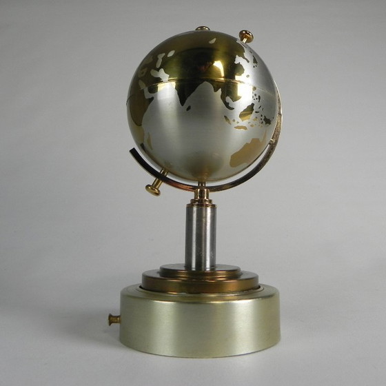 Image 1 of Vintage wereldbol als sigarettenhouder,met muziekdoos, Windmill, jaren 60