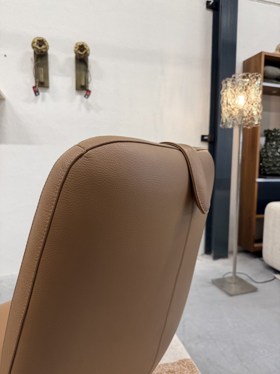 Image 1 of Leolux Evidence Entro Two Fauteuil hoog Bruin leer