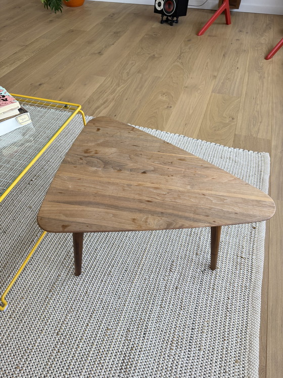 Image 1 of Mesa de centro de diseño Sav & Økse, madera maciza de nogal
