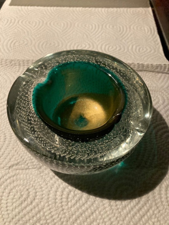 Image 1 of Kleuren van een pauw - Murano Italië - Sommerso Bullicante - Asbak - Vintage 1960