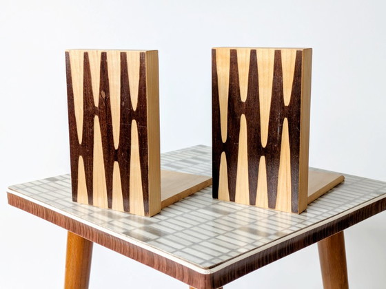 Image 1 of Paar hölzerne Buchstützen aus den 1950er Jahren | Mitte des Jahrhunderts Bauhaus-Stil | Deutschland