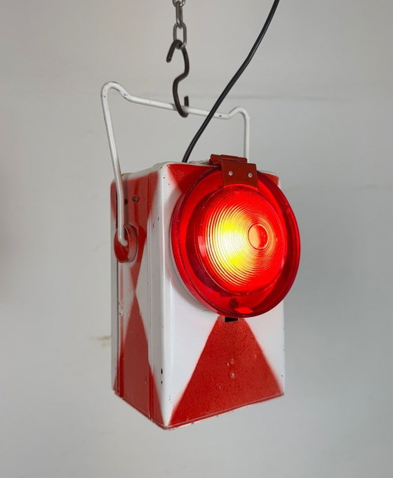 Image 1 of Lanterna ferroviaria rossa industriale d'epoca, anni '80