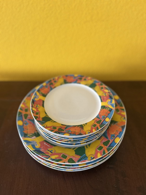 Image 1 of Corneille plates 4 large and 6 small l'ete commençant